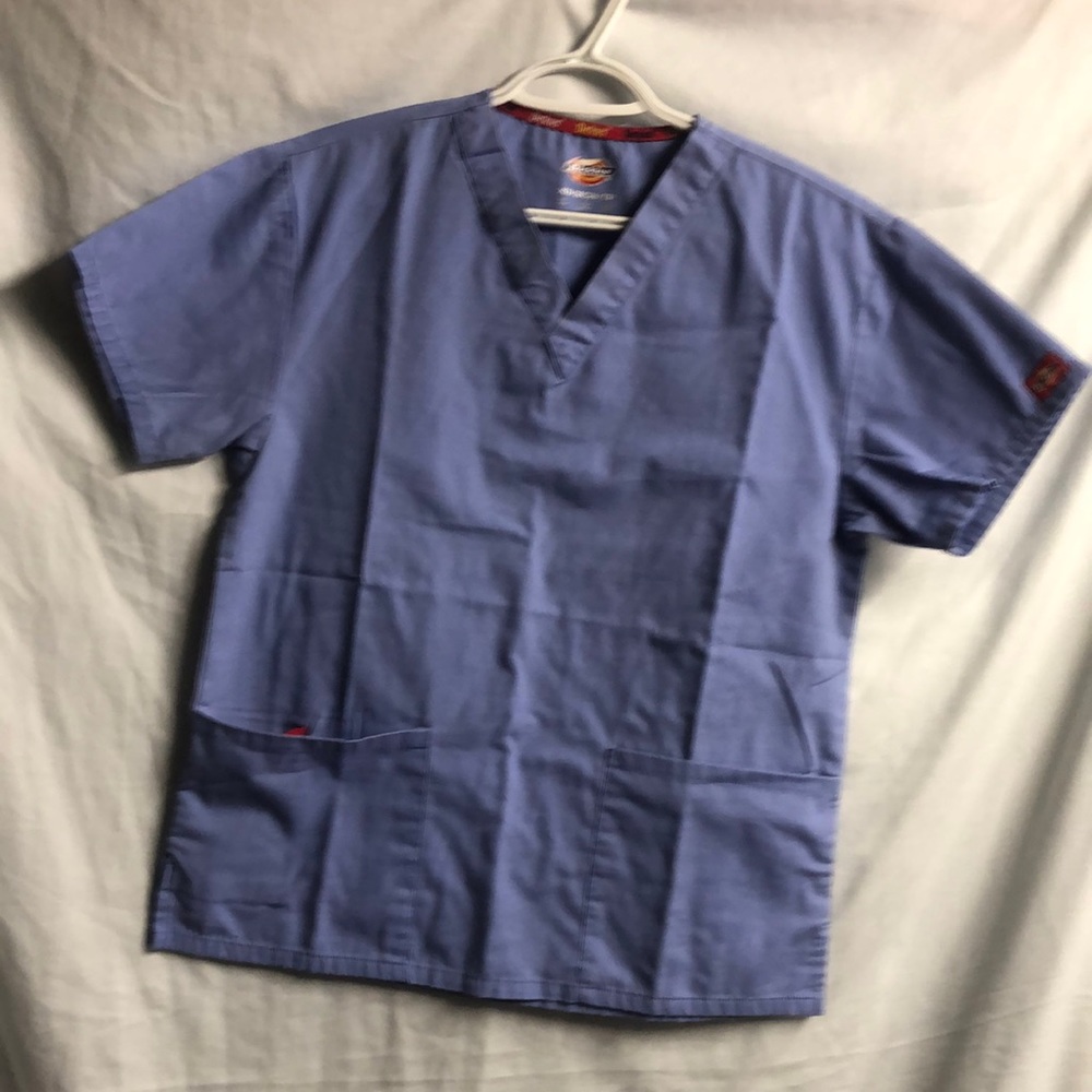Light blue Dickies xs scrub top with pockets V neck nurses top